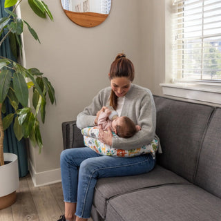chicco-nursing-pillow_1.webp