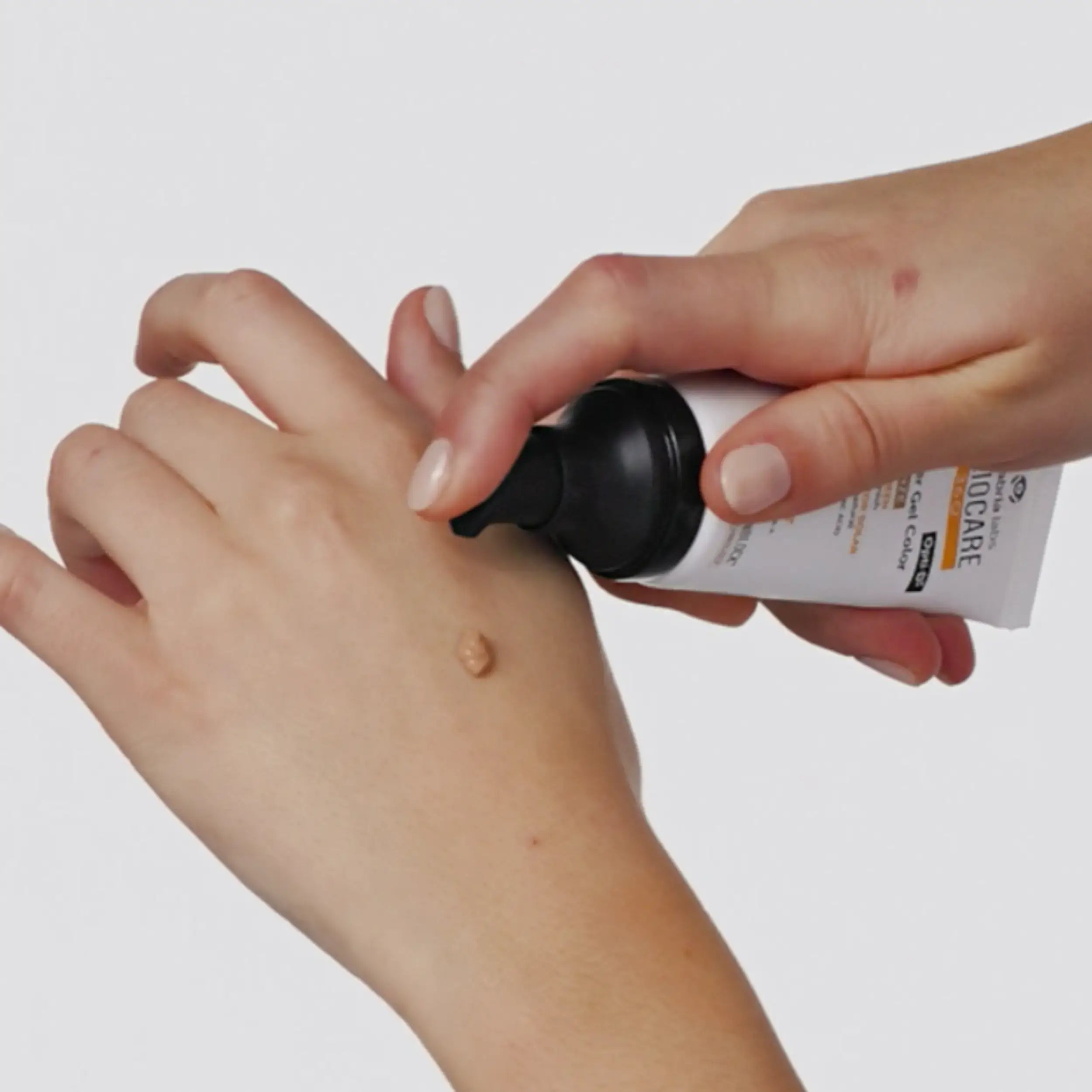 Heliocare 360° Color Water Gel Bronze SPF50+ 50ml | Be and Care Heliocare 360° Color Water Gel Bronze SPF50+ 50ml | Be and Care